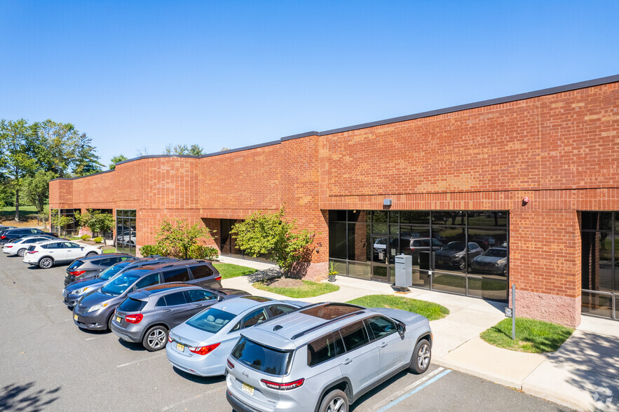 300 Horizon Dr, Hamilton, NJ for lease - Primary Photo - Image 1 of 19