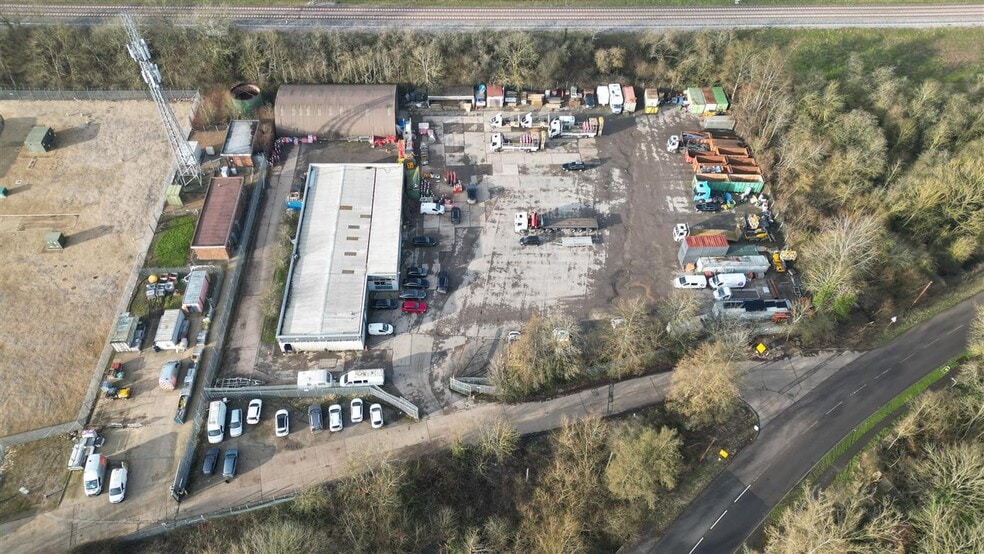 122 Bletchley Rd, Newton Longville for lease - Primary Photo - Image 1 of 6