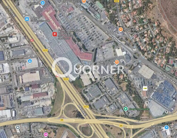 Retail in Vitrolles for lease - Building Photo - Image 1 of 4