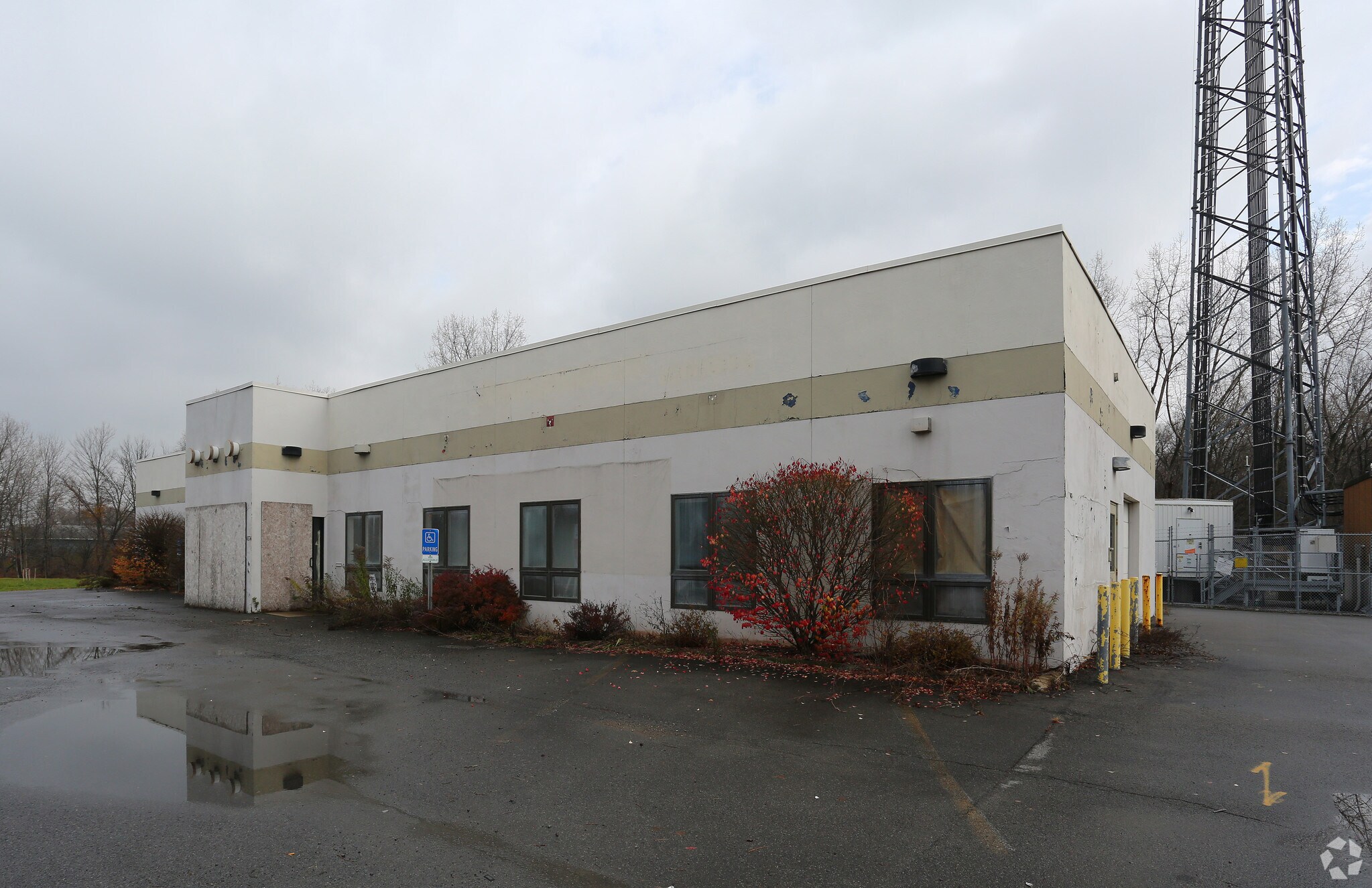 4874 Commercial Dr, New York Mills, NY for sale Primary Photo- Image 1 of 1