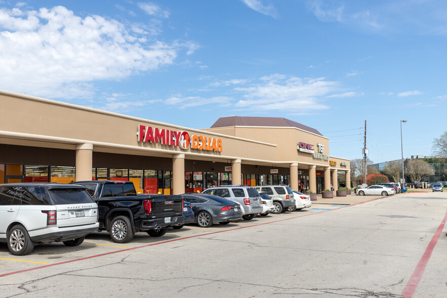 9503-9579 Jones Rd, Houston, TX for lease - Building Photo - Image 3 of 4