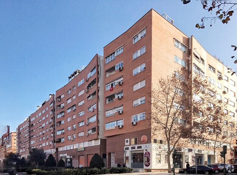 Multifamily in Alcorcón, Madrid for sale - Primary Photo - Image 1 of 1