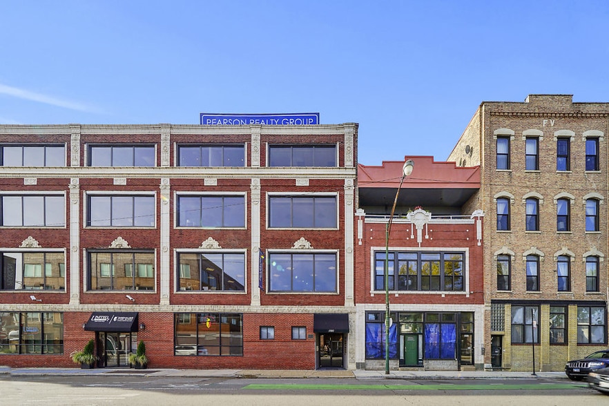 1000 N Milwaukee Ave, Chicago, IL for lease - Building Photo - Image 2 of 12