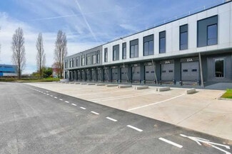 More details for 10 Avenue Des Frères Lumière, Trappes - Industrial for Lease