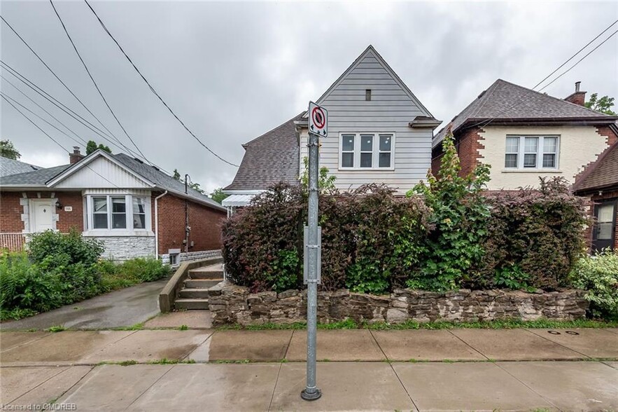 104 Longwood Rd S, Hamilton, ON for sale - Building Photo - Image 1 of 30