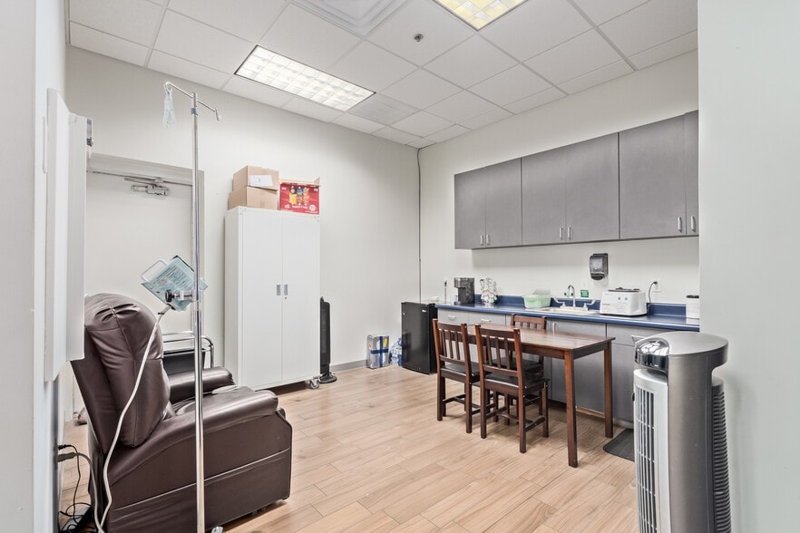 1452 N Higley Rd, Gilbert, AZ for sale - Building Photo - Image 2 of 26