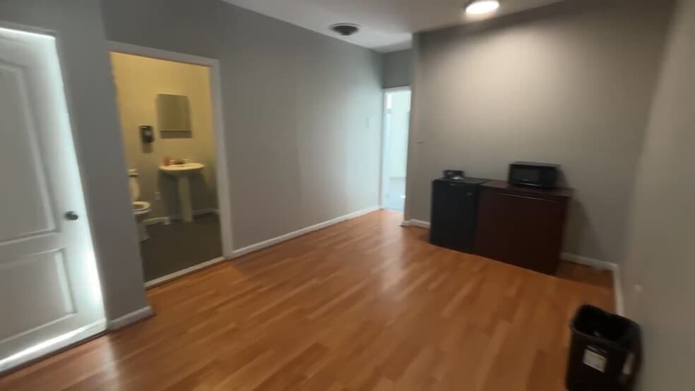 1004 Reisterstown Rd, Pikesville, MD for lease - Commercial Listing Video - Image 2 of 11