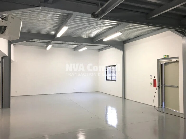 Flex in Franconville for sale - Interior Photo - Image 3 of 12