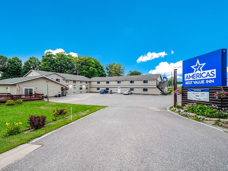 1010 State Highway M-28 East, Marquette, MI for sale - Primary Photo - Image 1 of 1