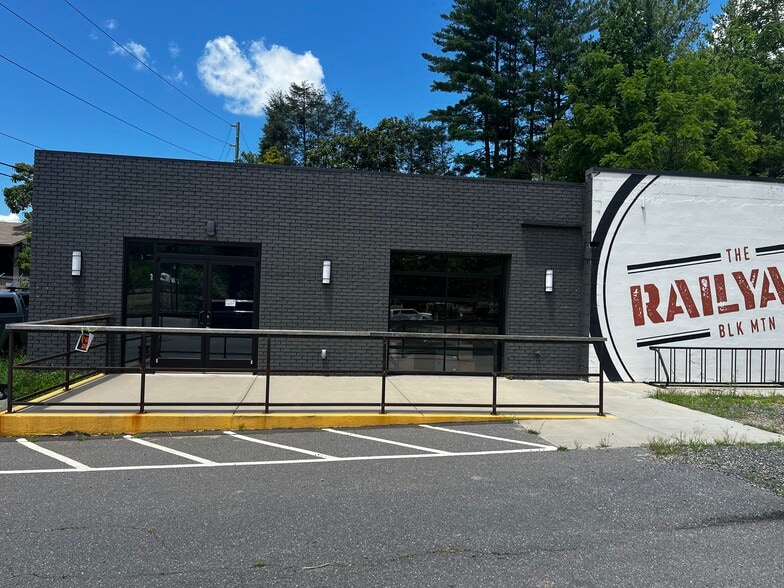 141 Richardson Blvd, Black Mountain, NC for sale - Building Photo - Image 1 of 16