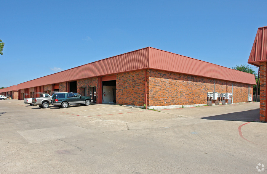 3211 S Peachtree Rd, Balch Springs, TX for lease - Building Photo - Image 1 of 2