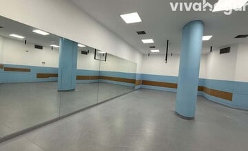 Retail in Madrid, Madrid for lease Interior Photo- Image 2 of 18