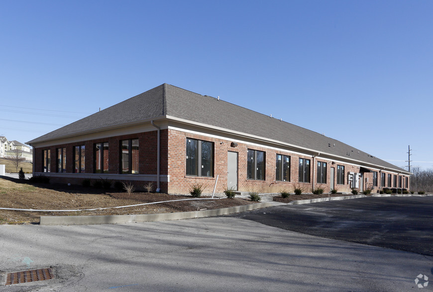 9885 E 116th St, Fishers, IN for lease - Building Photo - Image 2 of 3