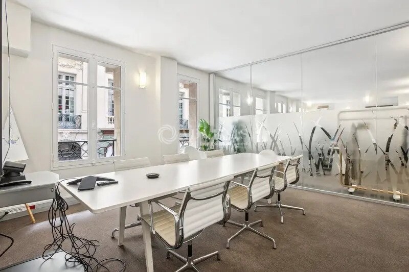Office in Paris for lease - Interior Photo - Image 1 of 5