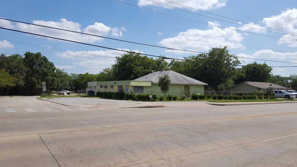 4918 Broadway Ave, Haltom City, TX for sale - Primary Photo - Image 1 of 23