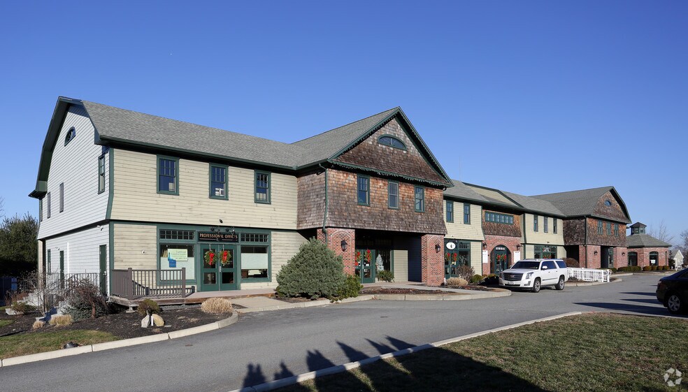 101112 Clock Tower Sq, Portsmouth, RI 02871