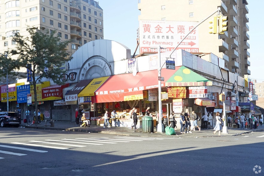 4128 Main St, Flushing, NY for lease - Primary Photo - Image 1 of 3