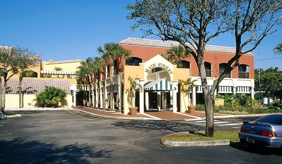 6701-6855 Main St, Miami Lakes, FL for lease - Building Photo - Image 3 of 5