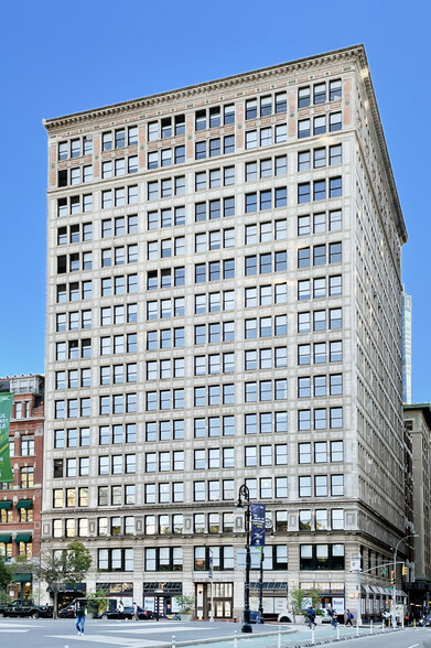 200 Park Ave S, New York, NY for lease - Building Photo - Image 3 of 11