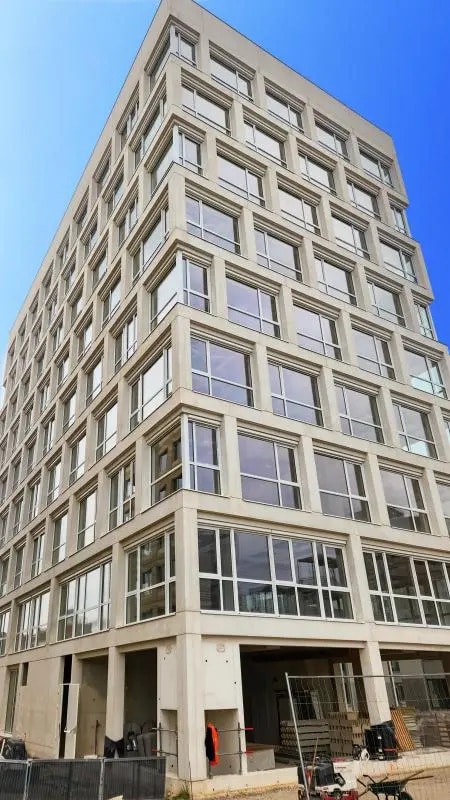 Office in Ivry-sur-Seine for lease Building Photo- Image 1 of 9