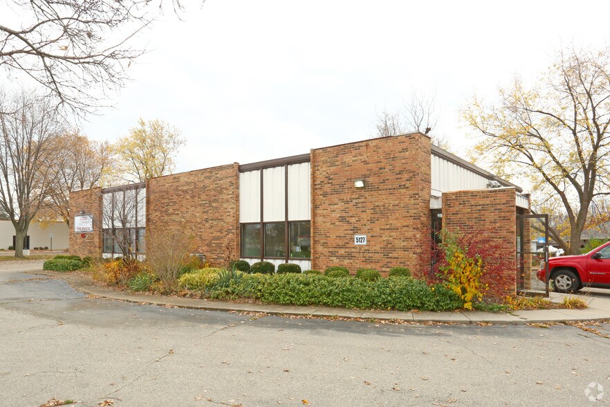 5115-5127 Miller Rd, Flint, MI for sale - Building Photo - Image 1 of 1