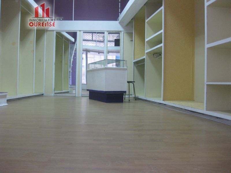 Retail in Ourense, Orense for lease Building Photo- Image 1 of 10