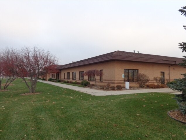 1400 E Inman Pky, Beloit, WI for sale - Building Photo - Image 1 of 1