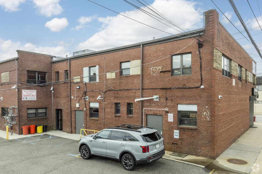 244-254 Mineola Blvd, Mineola, NY for sale - Building Photo - Image 3 of 5