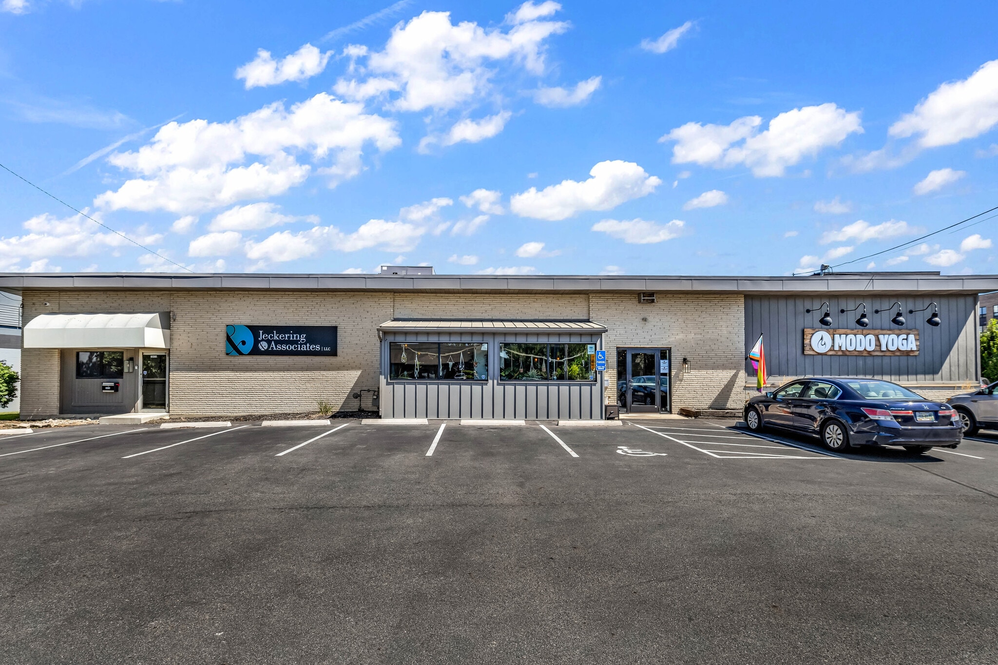 1042 Dublin Rd, Columbus, OH for lease Building Photo- Image 1 of 14