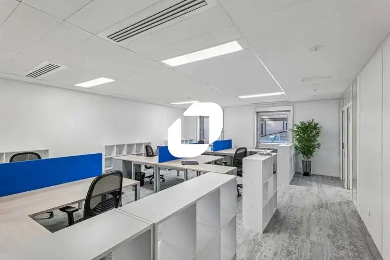 Office in Paris for lease Interior Photo- Image 1 of 9