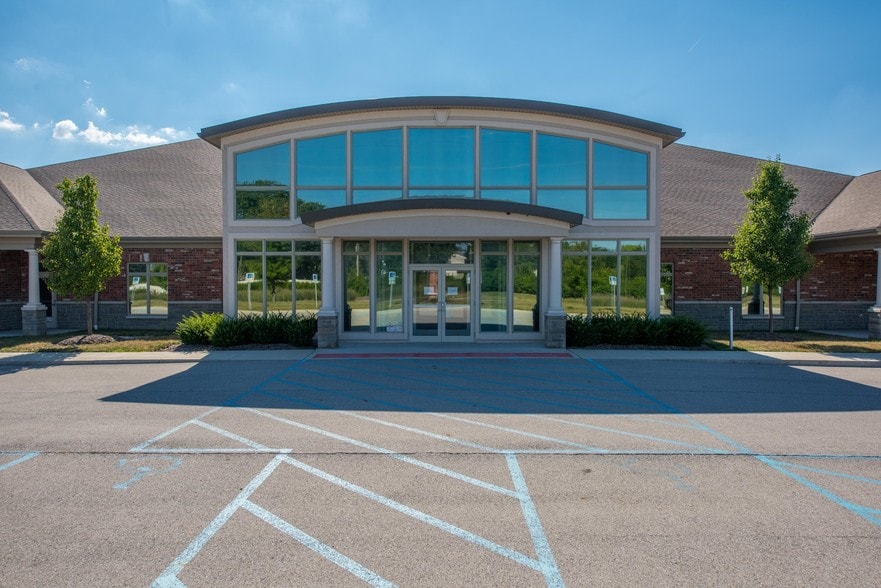 4525 Trueman Blvd, Hilliard, OH for lease - Building Photo - Image 2 of 13