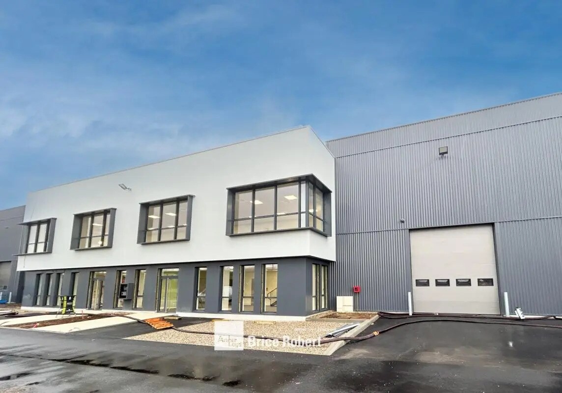 Office in Saint-Priest for lease Building Photo- Image 1 of 8