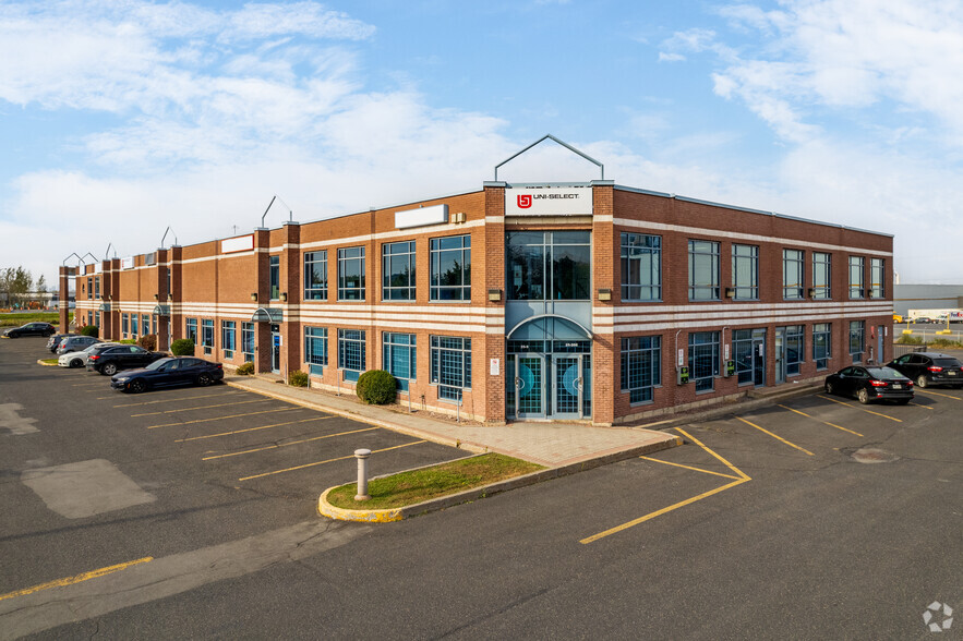 25 Rue de Lauzon, Boucherville, QC for lease - Building Photo - Image 1 of 4