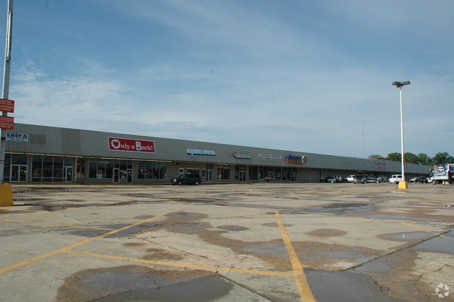 5 Fair Ave, Winnsboro, LA for lease - Primary Photo - Image 1 of 14