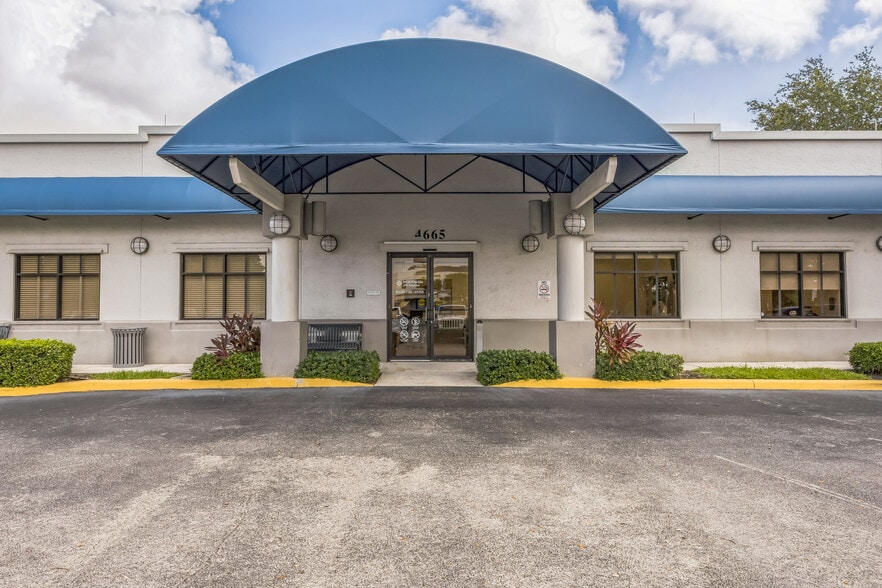 4665 S Congress Ave, Lake Worth, FL for lease - Building Photo - Image 2 of 15
