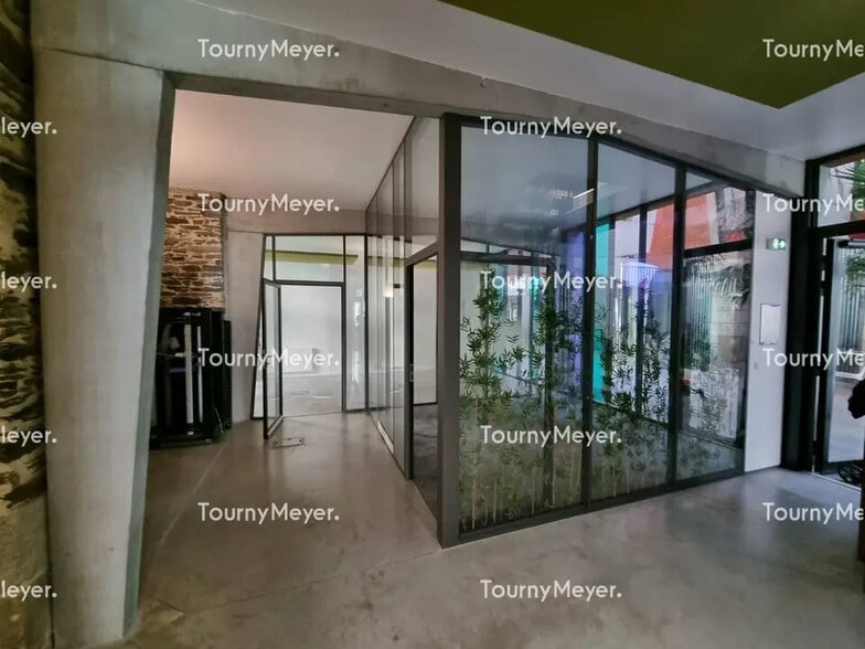 Office in Nantes for lease - Lobby - Image 3 of 6