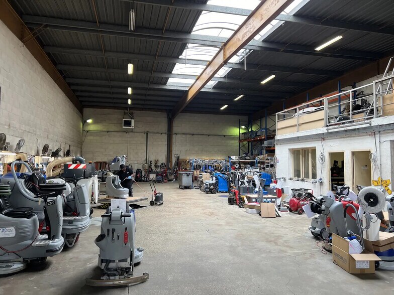 Rue Salvador Allendé, Bezons for lease - Interior Photo - Image 3 of 4