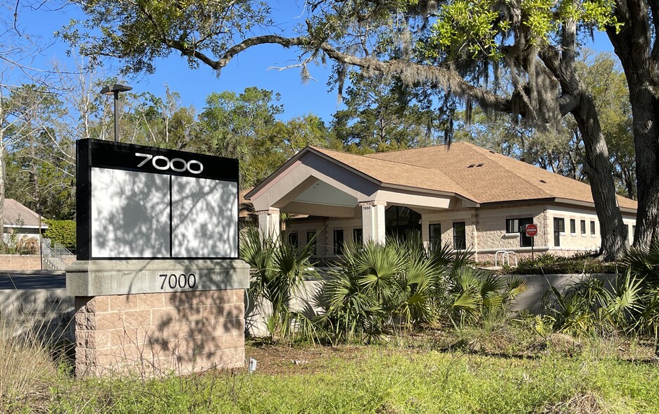 7000 NW 11th Pl, Gainesville, FL for lease - Building Photo - Image 2 of 9