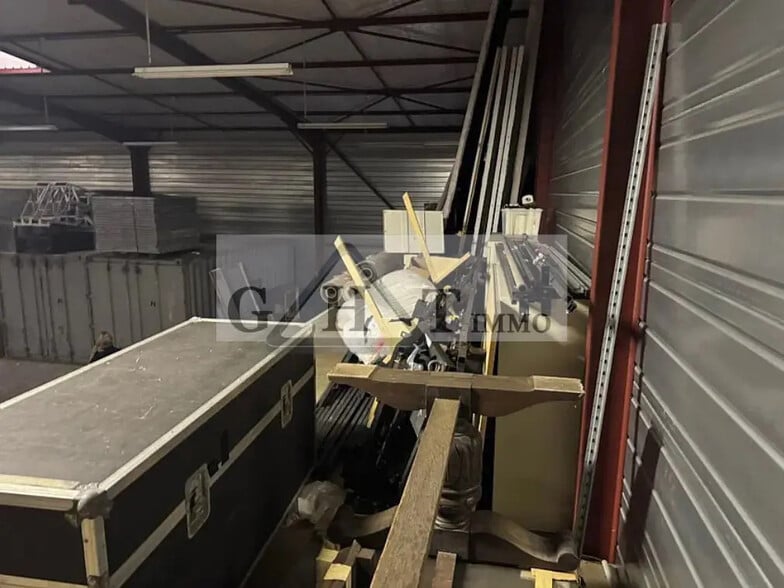 Industrial in Fontenay-Trésigny for sale - Interior Photo - Image 3 of 6