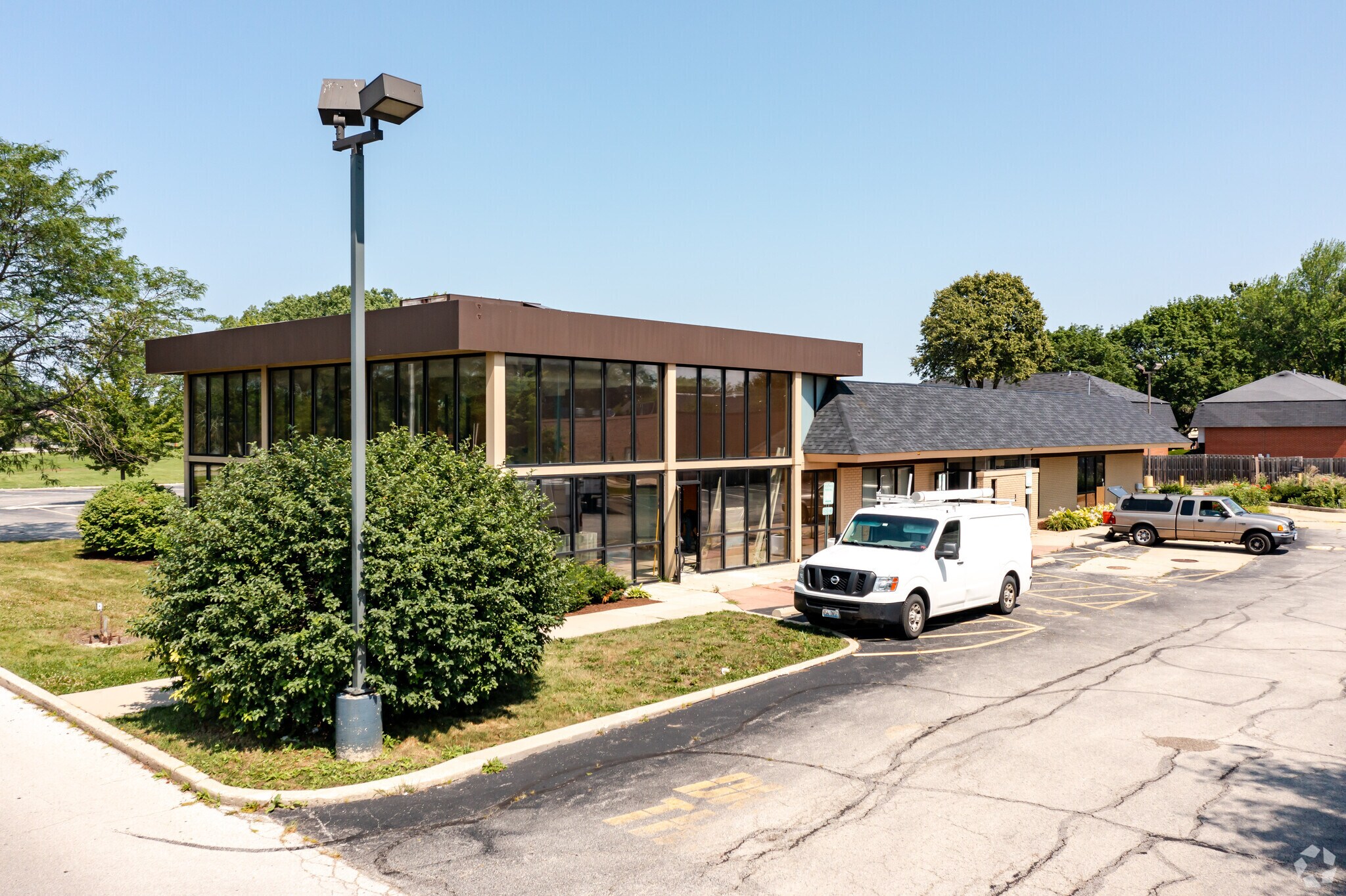 19011961 W Galena Blvd, Aurora, IL 60506 West Aurora Plaza