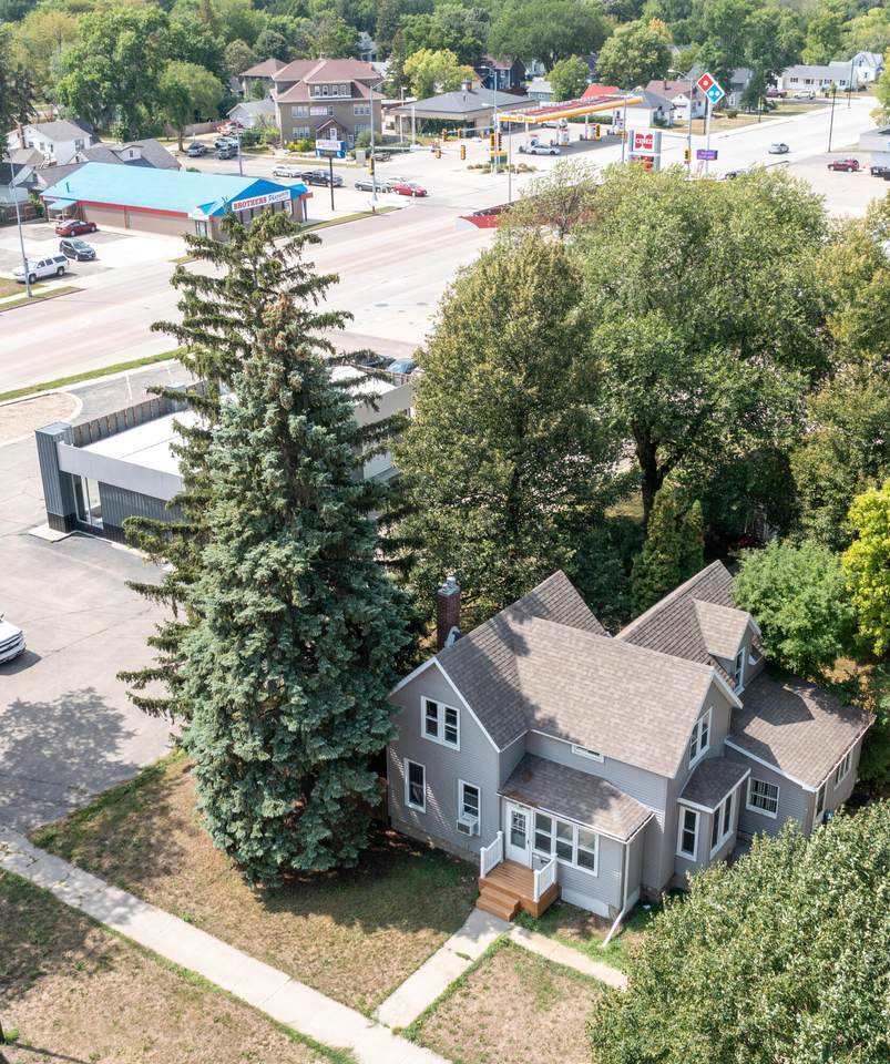 1019 6th St, Brookings, SD 57006 Retail for Sale