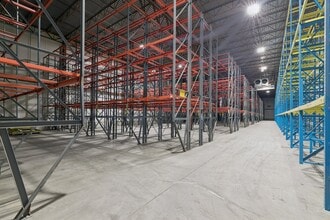 380 Willow Springs Ln, York, PA for lease Interior Photo- Image 2 of 14