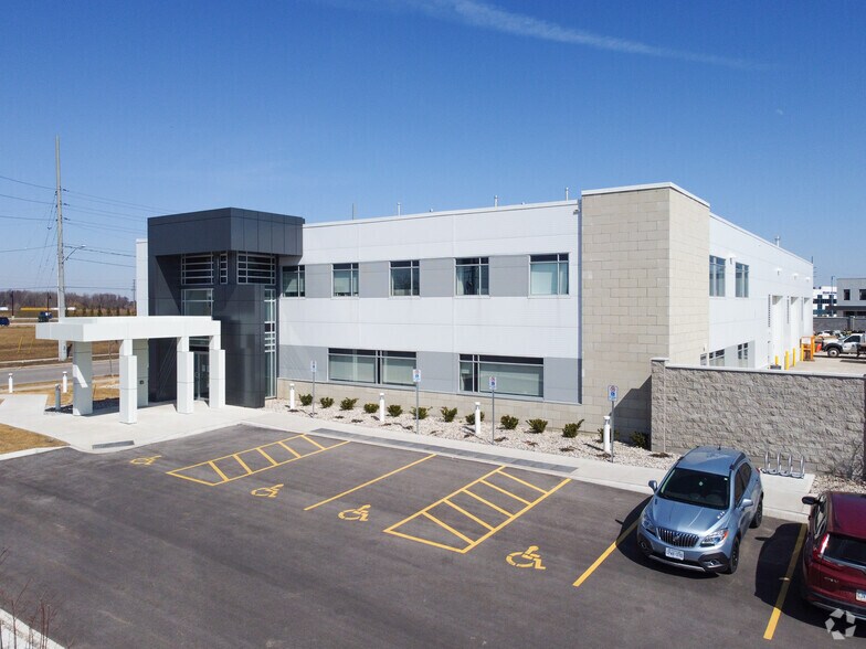 375 Boxwood Dr, Cambridge, ON for sale - Building Photo - Image 1 of 1