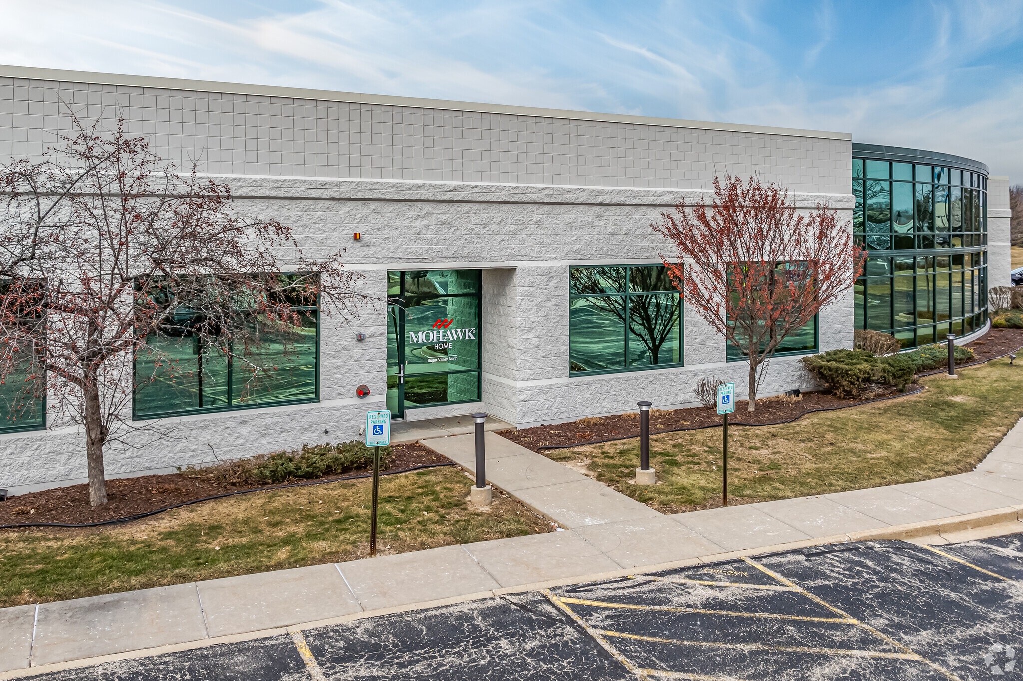 W165 N5815 Ridgewood Dr, Menomonee Falls, WI for lease Building Photo- Image 1 of 11