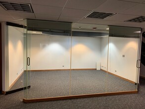 1000 Vandustrial Dr, Westmont, IL for lease Interior Photo- Image 2 of 4