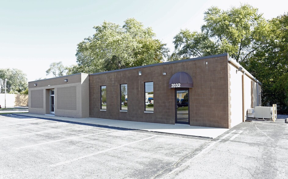 2032-2036 N Holland Sylvania Rd, Toledo, OH for sale - Primary Photo - Image 1 of 1