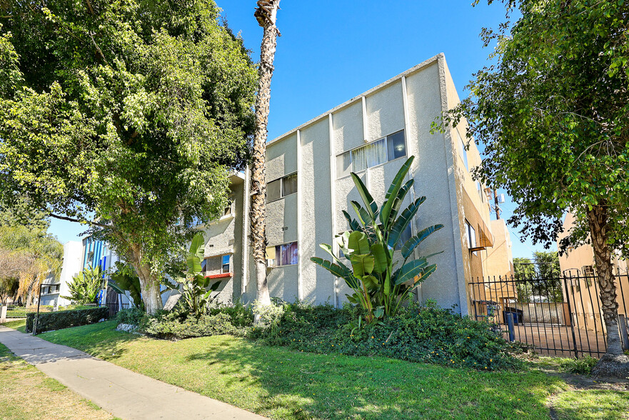 8924 Van Nuys Blvd, Panorama City, CA for sale - Building Photo - Image 3 of 20