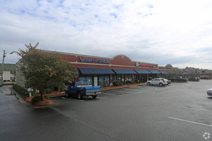 674-696 McQueen Smith Rd N, Prattville, AL for lease - Primary Photo - Image 1 of 1