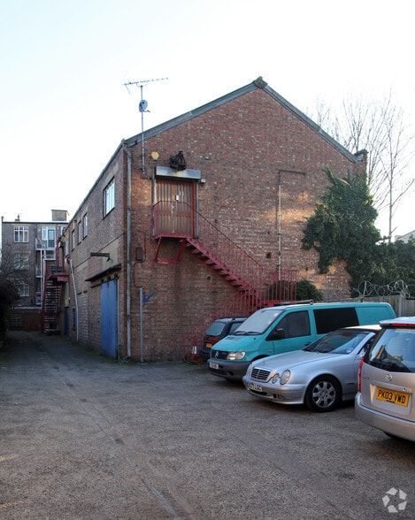 22-24 Powell Rd, London for sale - Primary Photo - Image 1 of 2