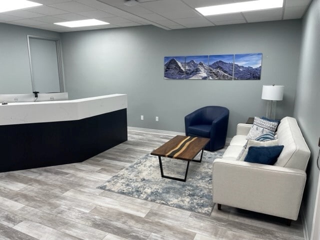 16855 W Bernardo Dr, San Diego, CA for lease - Interior Photo - Image 2 of 9